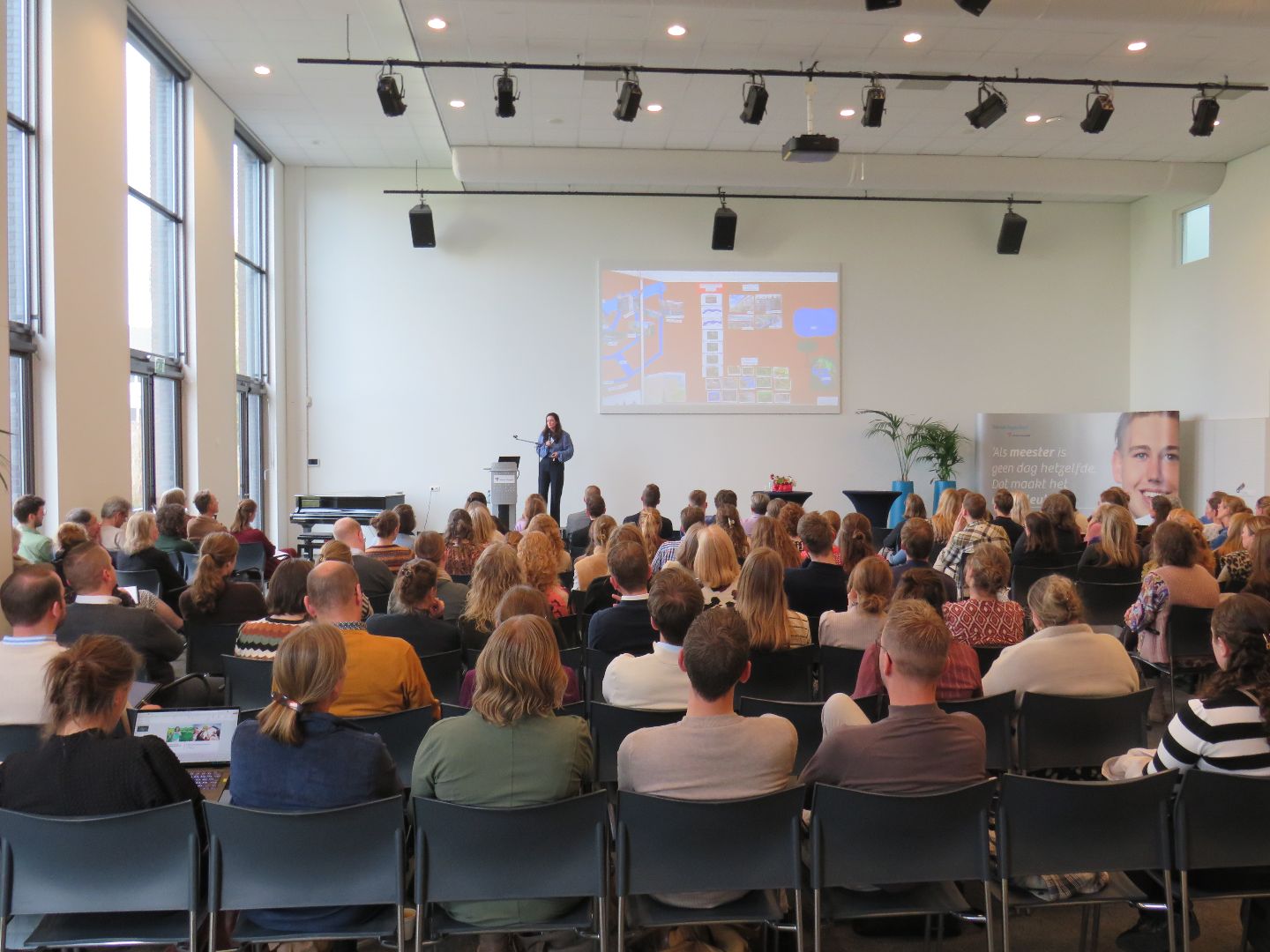 Terugblik symposium Beter lezen met als thema 'Lezen in samenhang'